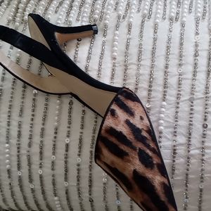 VINCE CAMUTO Kolissa Animal Print Pumps Sz 8